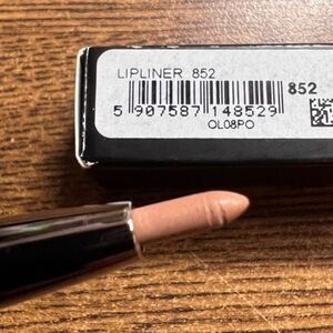NWT Lipliner 852 - Nude
